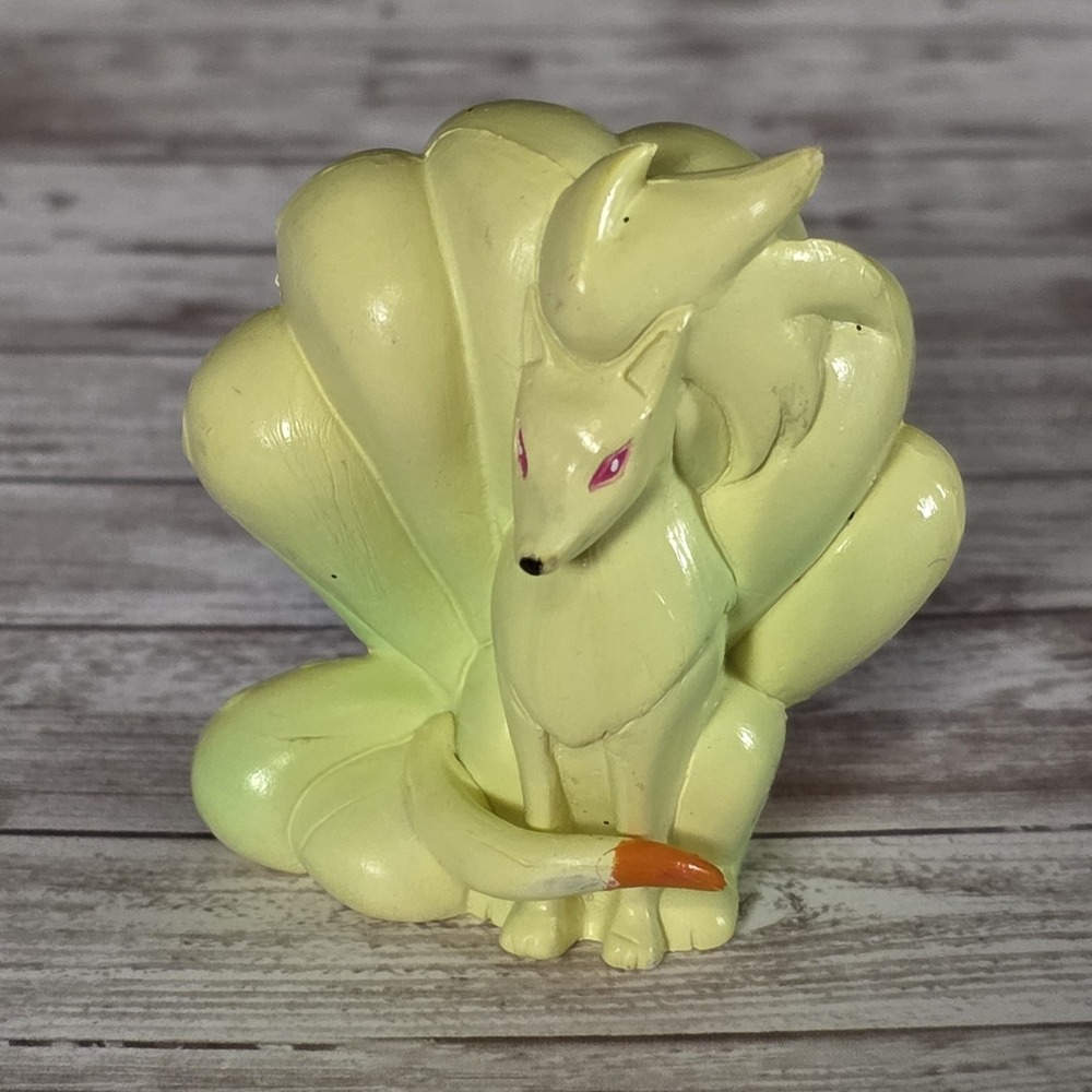 Pokemon Monster Collection Ninetales Figure Tomy Vintage Nintendo Toy CGTSJ 1.5"